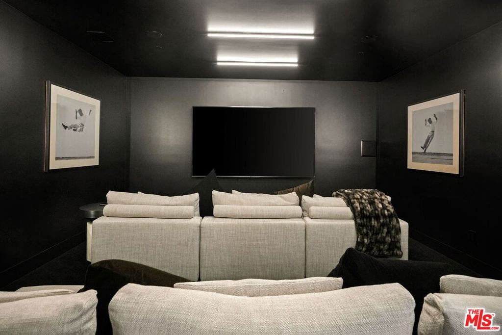 3208 Oakley Drive, Los Angeles, CA 90068