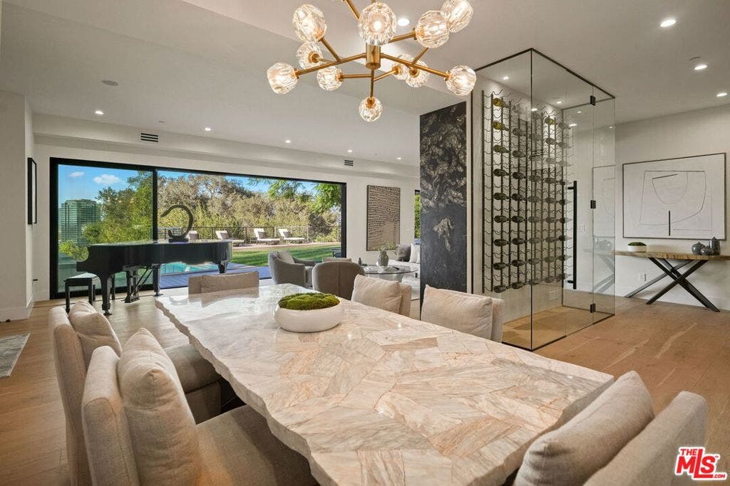 3208 Oakley Drive, Los Angeles, CA 90068