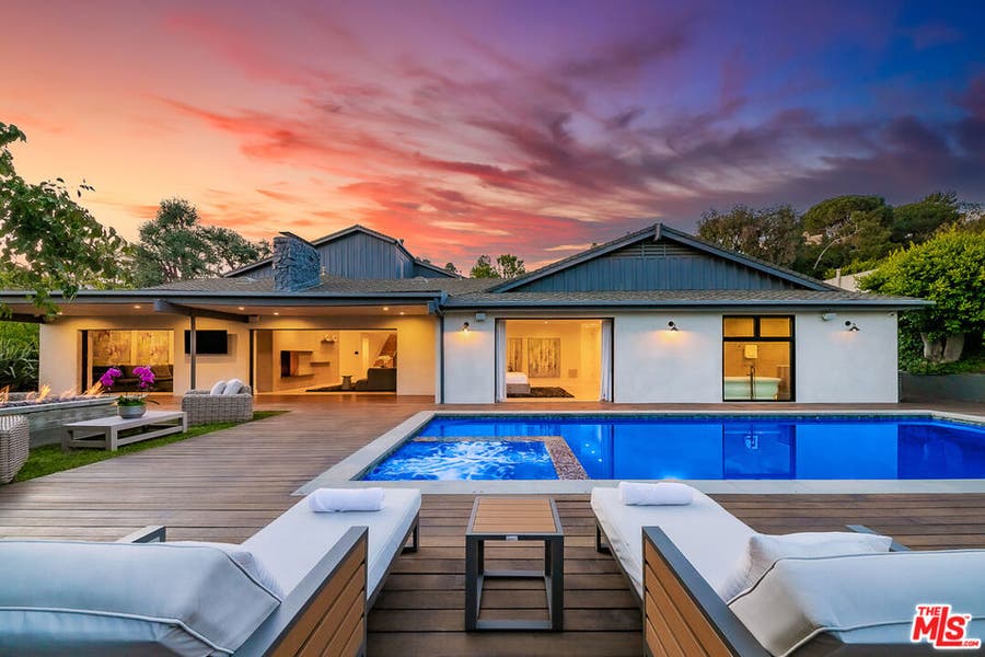 Property photo for 9038 MEREDITH Place, Beverly Hills, CA