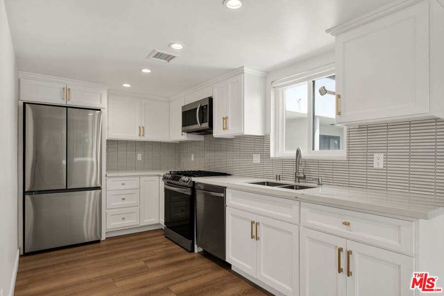 Property photo for 1470 Rexford Drive, #207, Los Angeles, CA