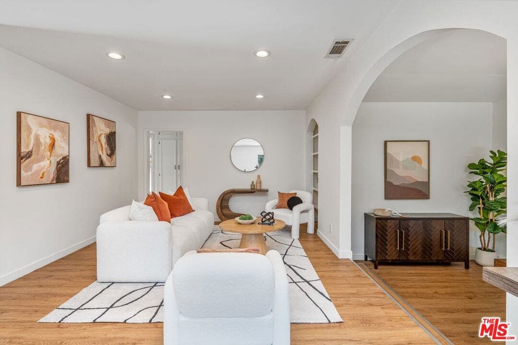 3917 Beethoven Street, Los Angeles, CA 90066