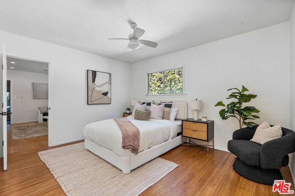3917 Beethoven Street, Los Angeles, CA 90066