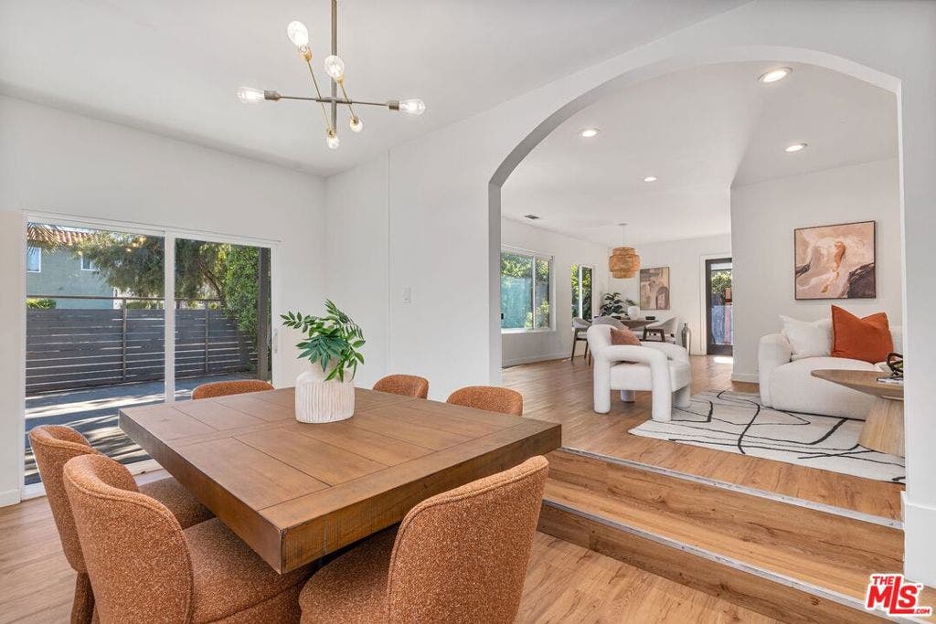 3917 Beethoven Street, Los Angeles, CA 90066