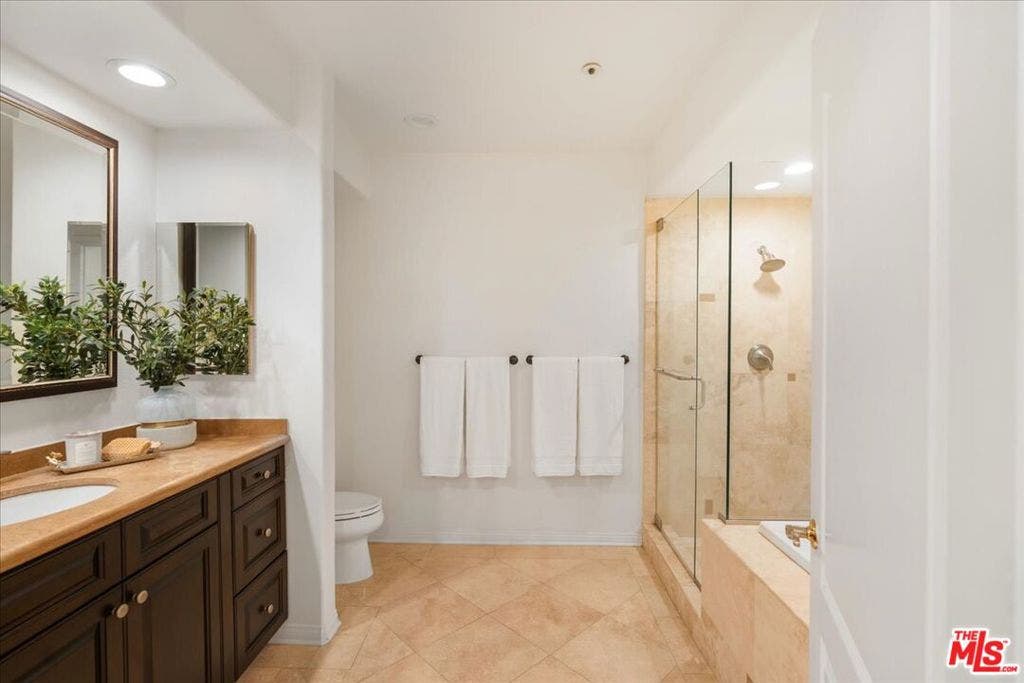 11855 Goshen Avenue, #104, Los Angeles, CA 90049