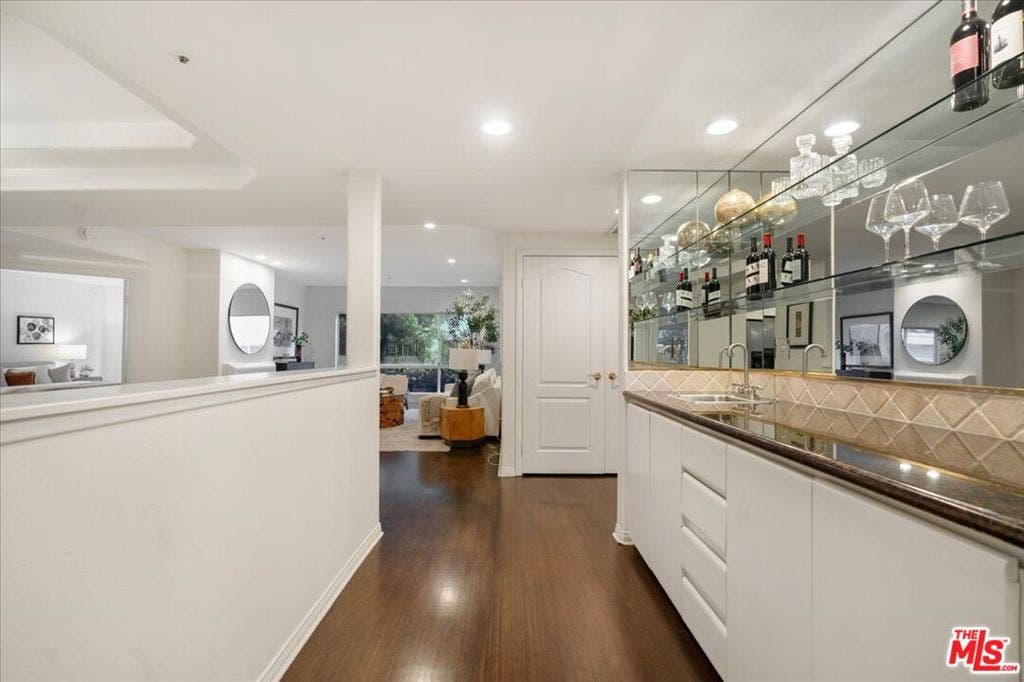 11855 Goshen Avenue, #104, Los Angeles, CA 90049