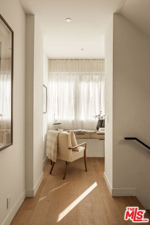 917 Hilldale Avenue, West Hollywood, CA 90069