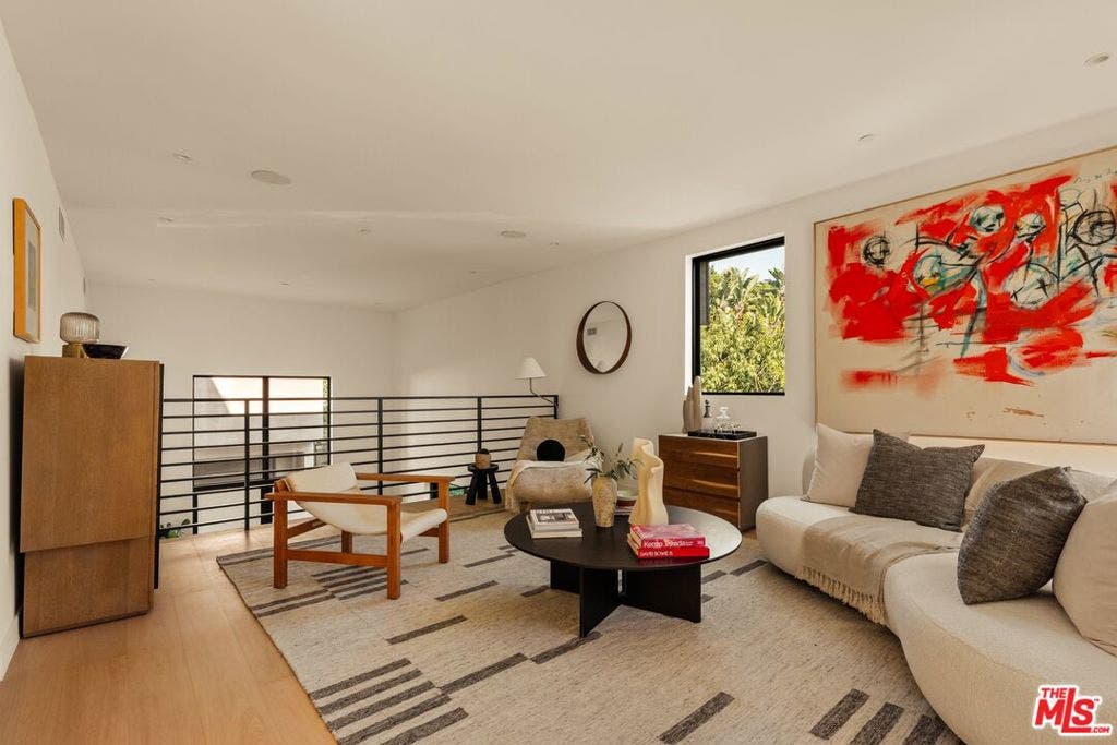917 Hilldale Avenue, West Hollywood, CA 90069
