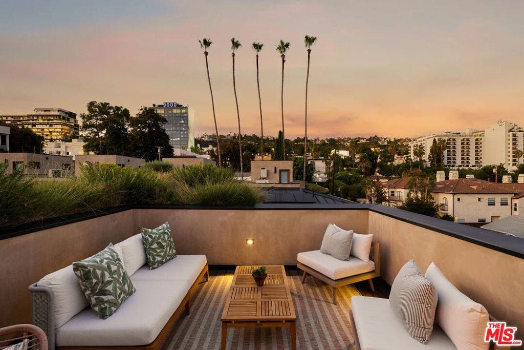 917 Hilldale Avenue, West Hollywood, CA 90069