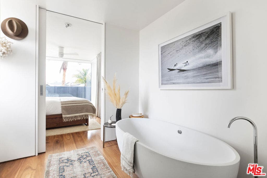 1201 CABRILLO Avenue, Venice, CA 90291