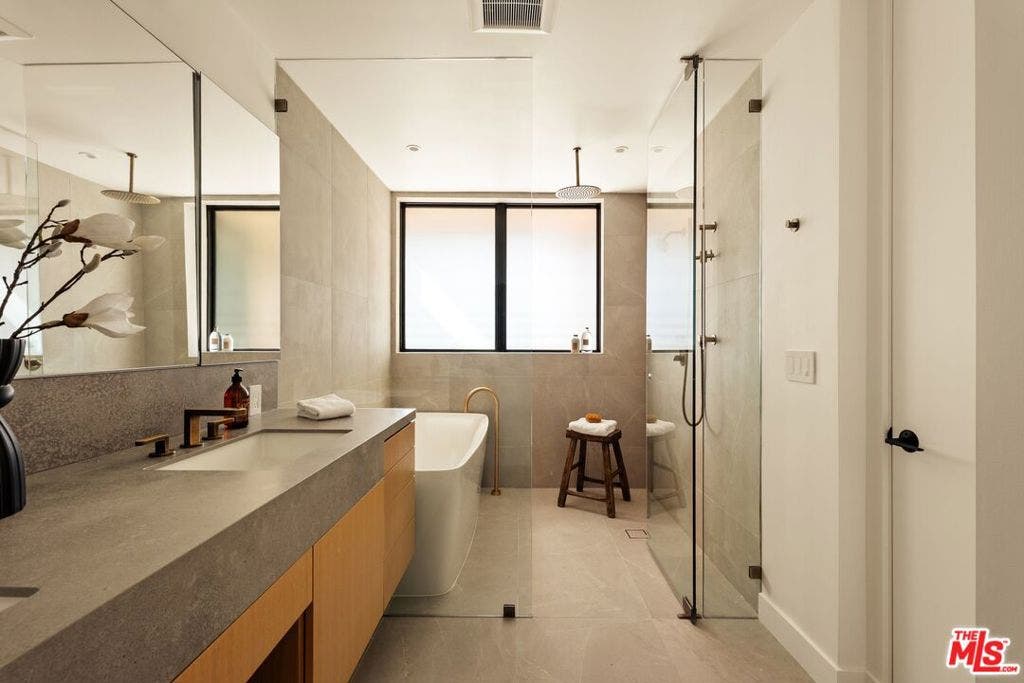 929 Hilldale Avenue, West Hollywood, CA 90069