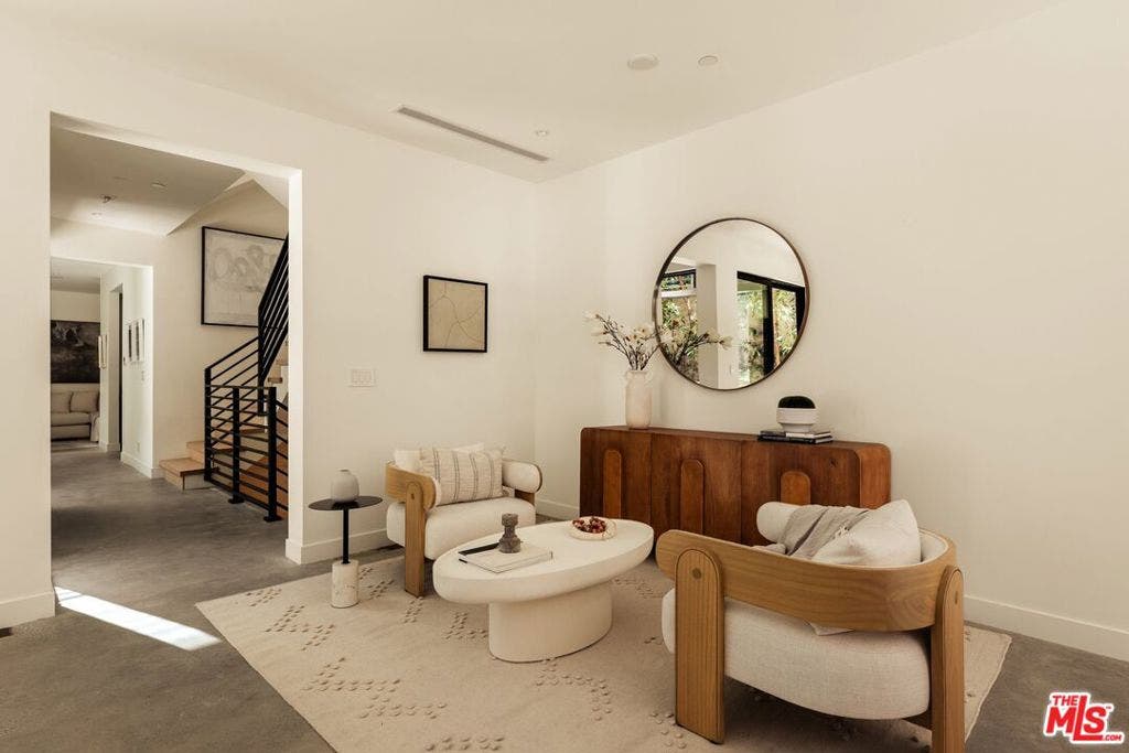 929 Hilldale Avenue, West Hollywood, CA 90069