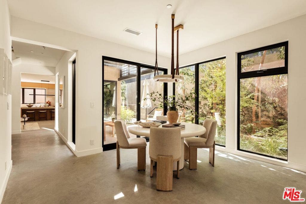 929 Hilldale Avenue, West Hollywood, CA 90069