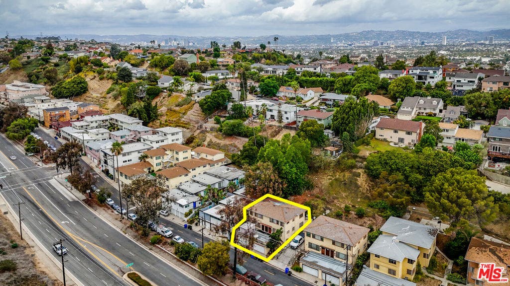 4143 Don Tomaso Drive, #1, Los Angeles, CA 90008 4143 Don Tomaso Drive, #1, Los Angeles, CA 90008