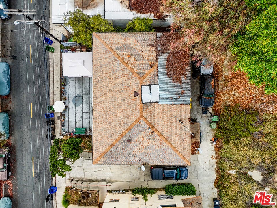4143 Don Tomaso Drive, #1, Los Angeles, CA 90008 4143 Don Tomaso Drive, #1, Los Angeles, CA 90008