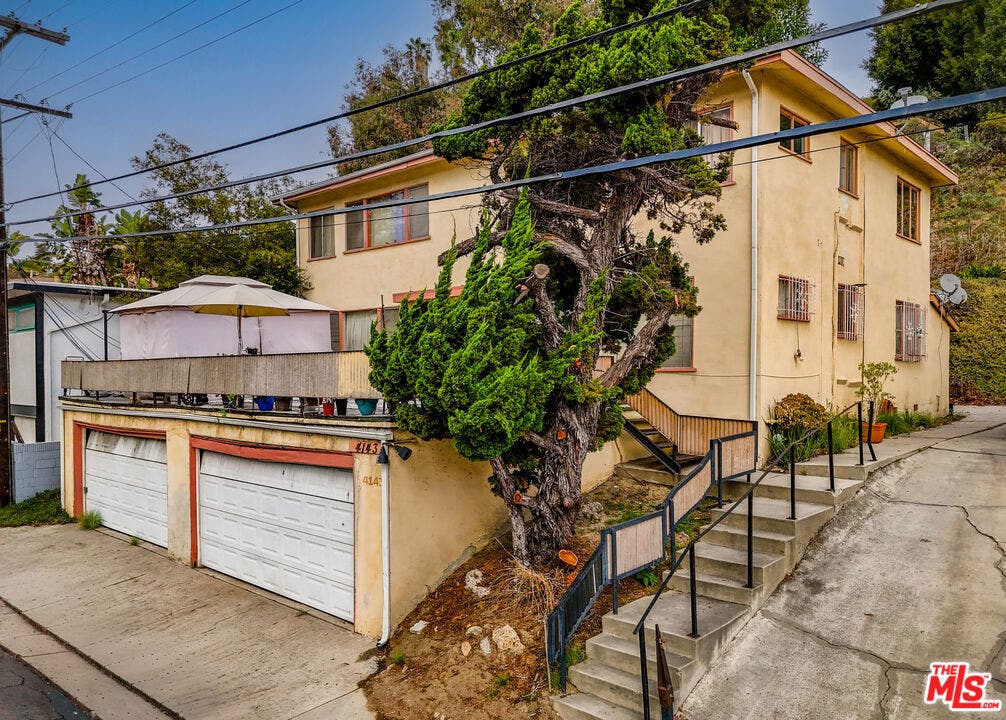 4143 Don Tomaso Drive, #1, Los Angeles, CA 90008 4143 Don Tomaso Drive, #1, Los Angeles, CA 90008