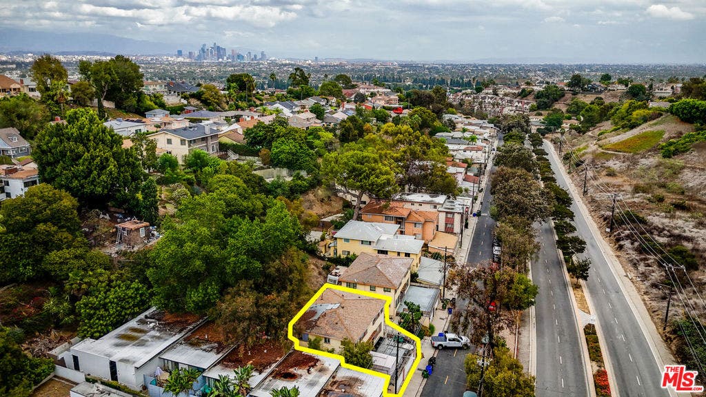 4143 Don Tomaso Drive, #1, Los Angeles, CA 90008 4143 Don Tomaso Drive, #1, Los Angeles, CA 90008