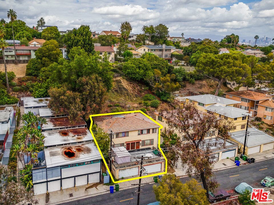 4143 Don Tomaso Drive, #1, Los Angeles, CA 90008 4143 Don Tomaso Drive, #1, Los Angeles, CA 90008