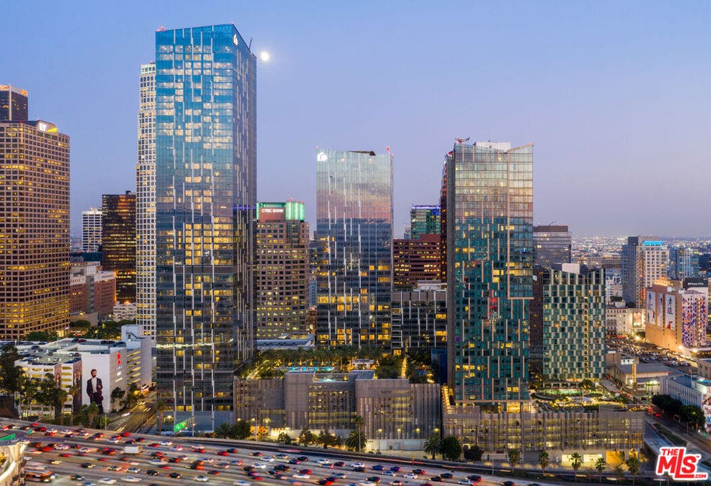 877 Francisco Street, #1020, Los Angeles, CA 90017