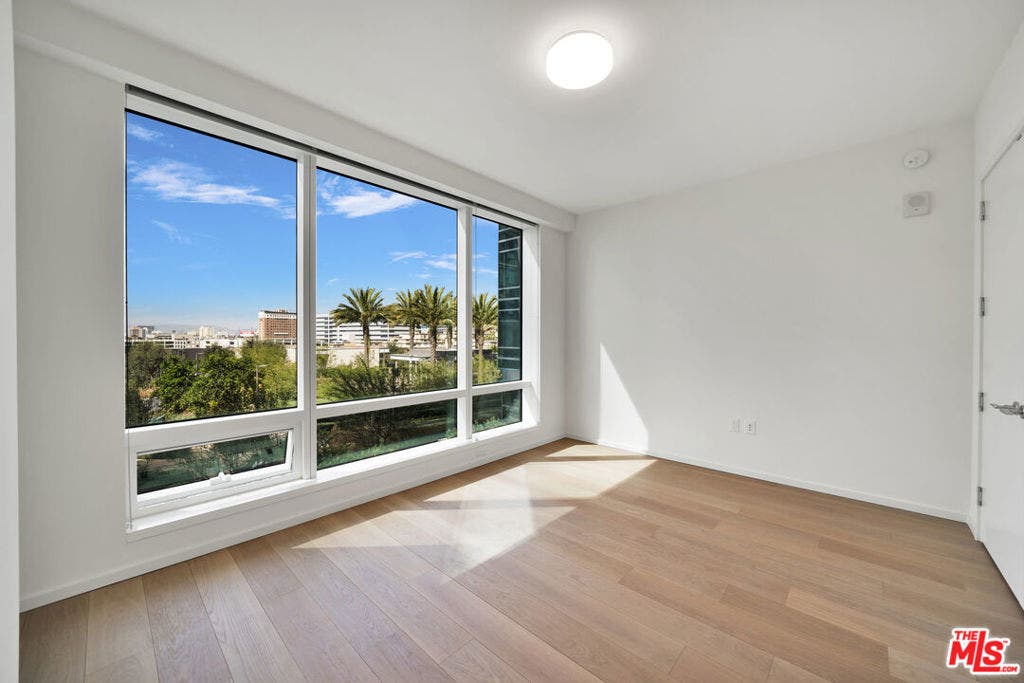 877 Francisco Street, #1020, Los Angeles, CA 90017