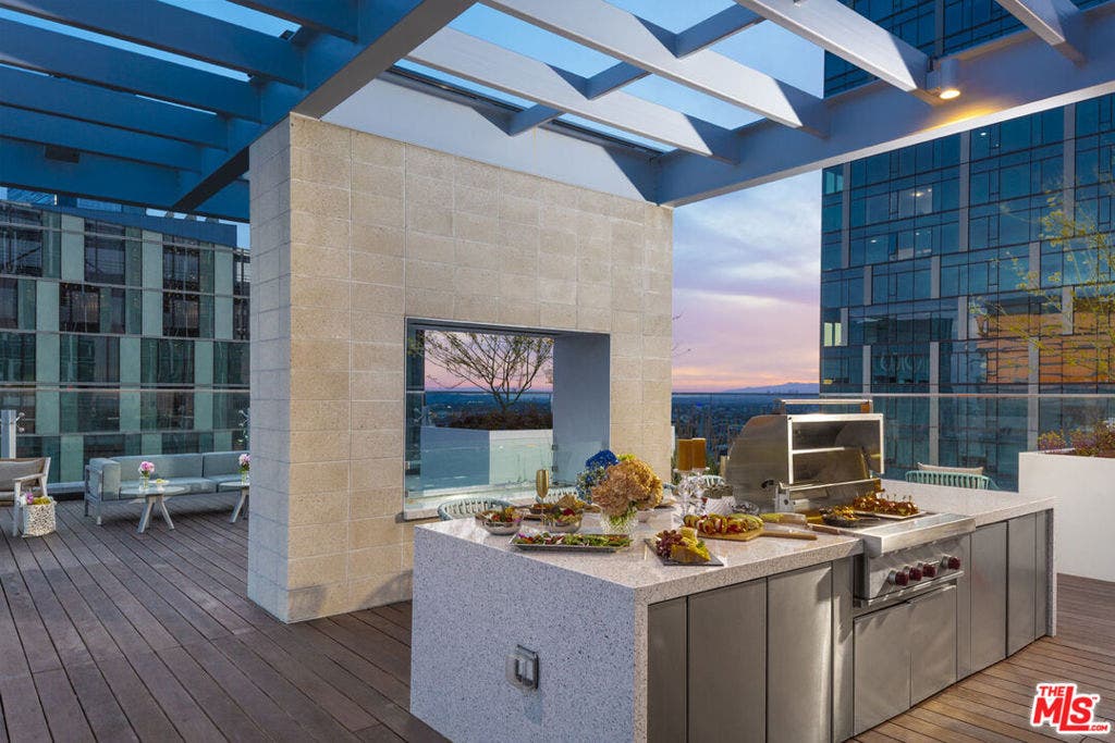 877 Francisco Street, #1020, Los Angeles, CA 90017