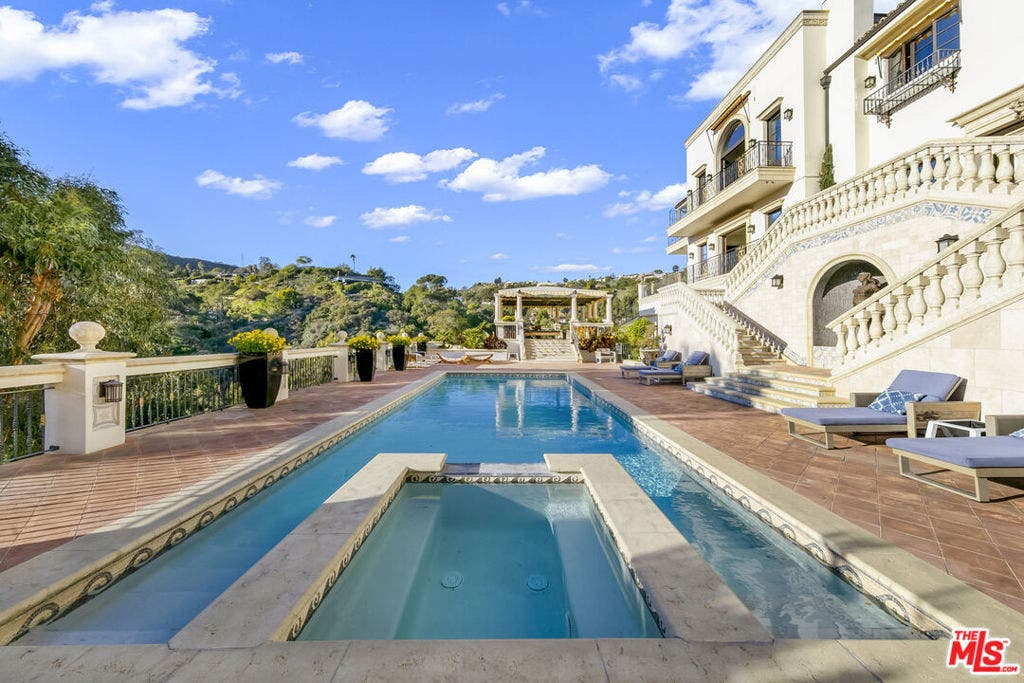 2321 Castilian Drive, Los Angeles, CA 90068 2321 Castilian Drive, Los Angeles, CA 90068