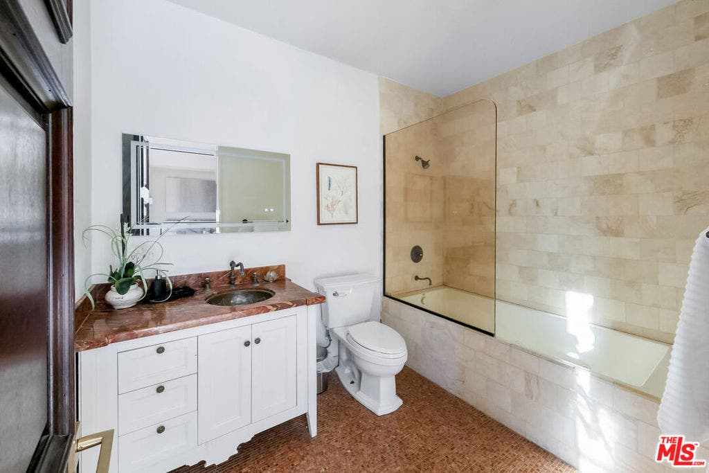 2321 Castilian Drive, Los Angeles, CA 90068 2321 Castilian Drive, Los Angeles, CA 90068