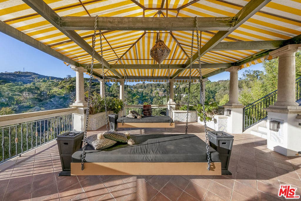 2321 Castilian Drive, Los Angeles, CA 90068 2321 Castilian Drive, Los Angeles, CA 90068