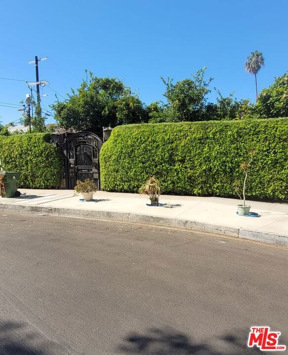 Property photo for 2949 S Harcourt Avenue, Los Angeles, CA