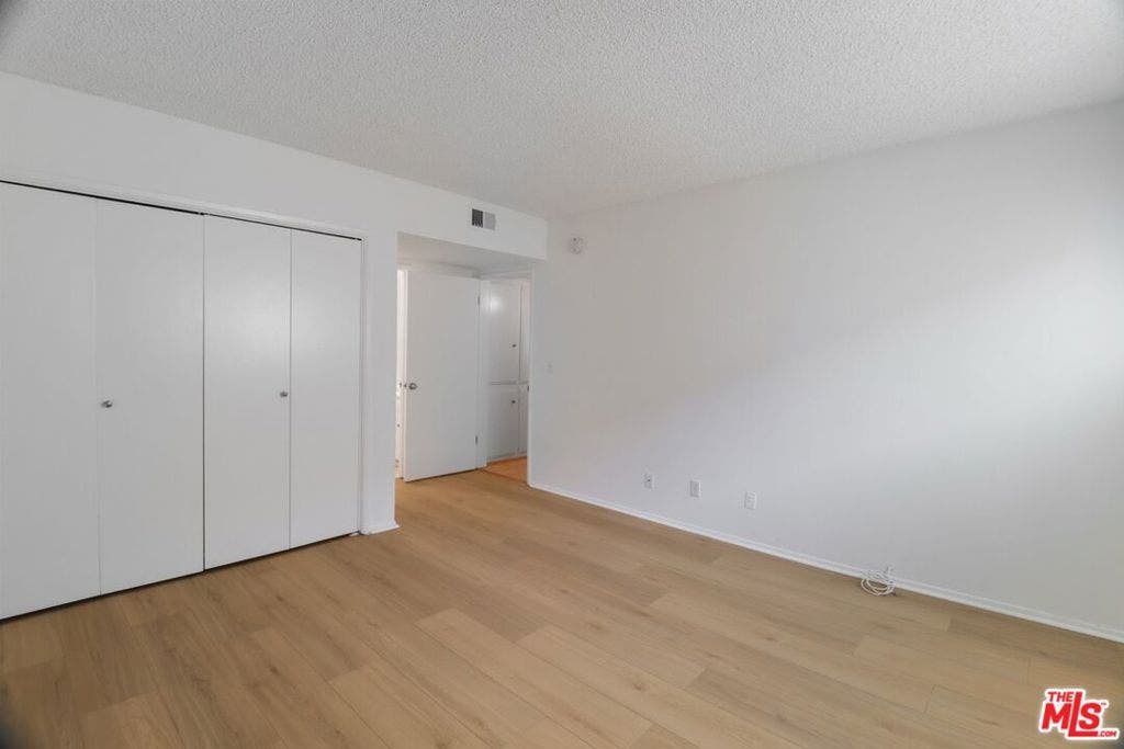 1242 BARRINGTON Avenue, #307, Los Angeles, CA 90025