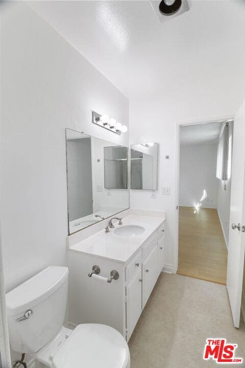 1242 BARRINGTON Avenue, #307, Los Angeles, CA 90025