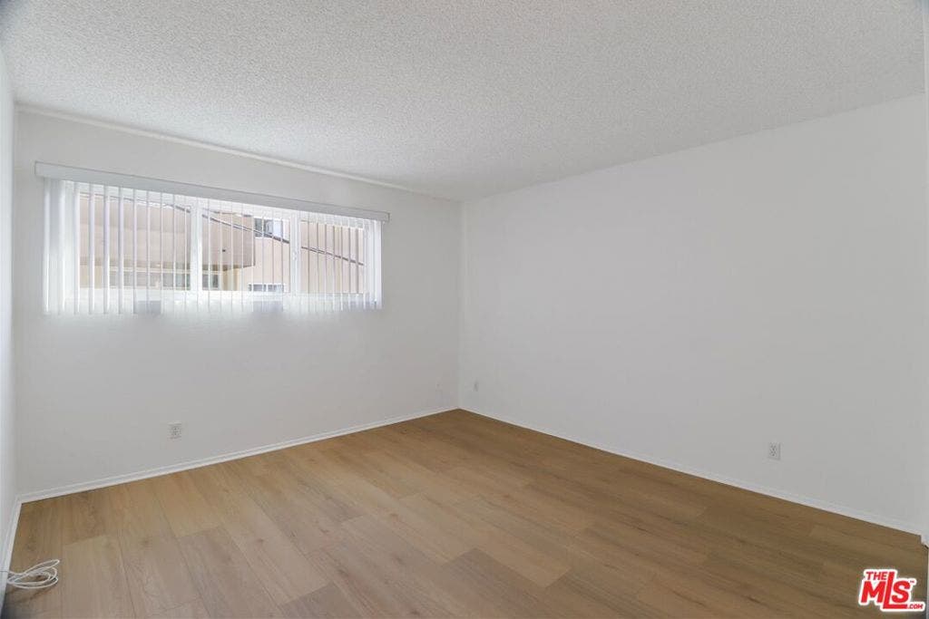 1242 BARRINGTON Avenue, #307, Los Angeles, CA 90025
