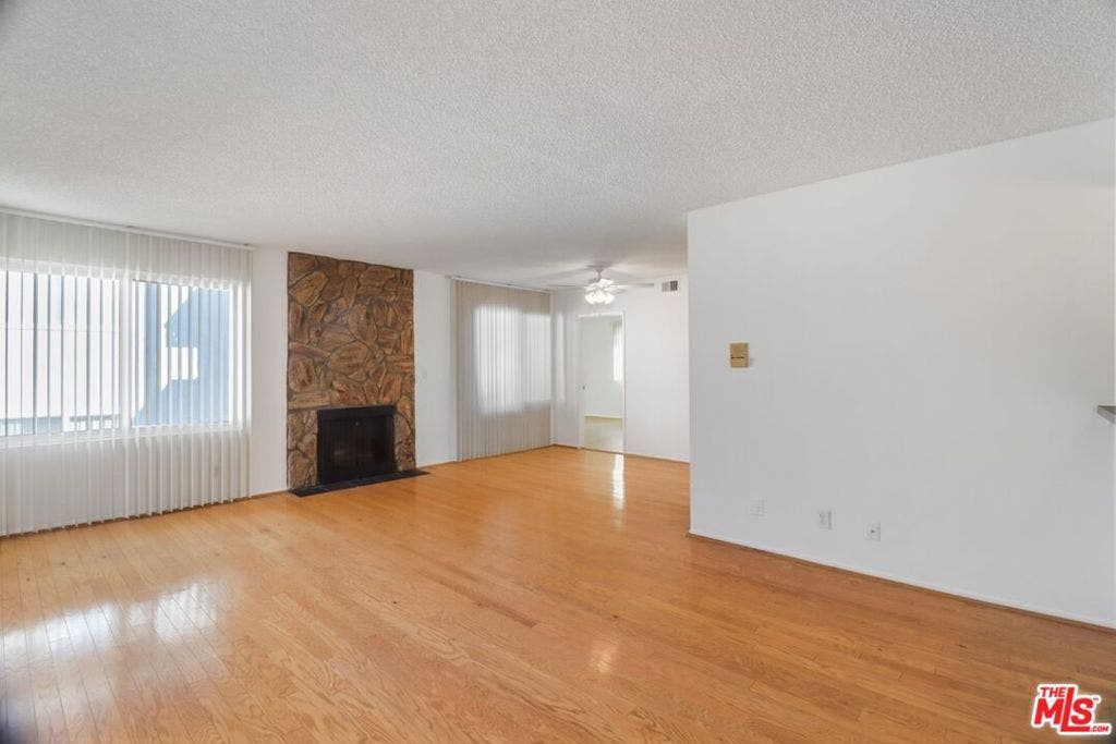 1242 BARRINGTON Avenue, #307, Los Angeles, CA 90025