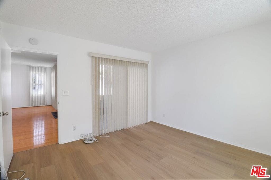 1242 BARRINGTON Avenue, #307, Los Angeles, CA 90025
