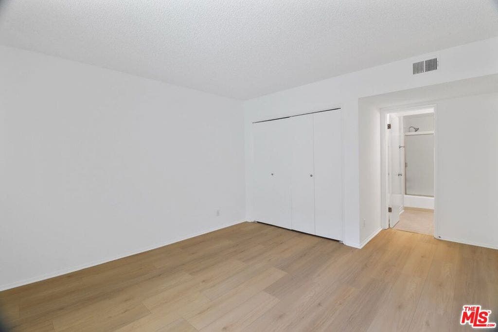 1242 BARRINGTON Avenue, #307, Los Angeles, CA 90025