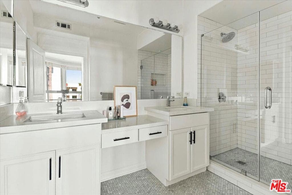 13044 Pacific Promenade, #408, Playa Vista, CA 90094 13044 Pacific Promenade, #408, Playa Vista, CA 90094