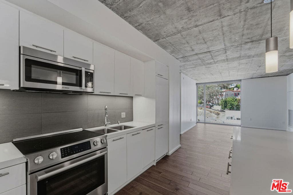 8500 W Sunset Boulevard, #506, West Hollywood, CA 90069 8500 W Sunset Boulevard, #506, West Hollywood, CA 90069