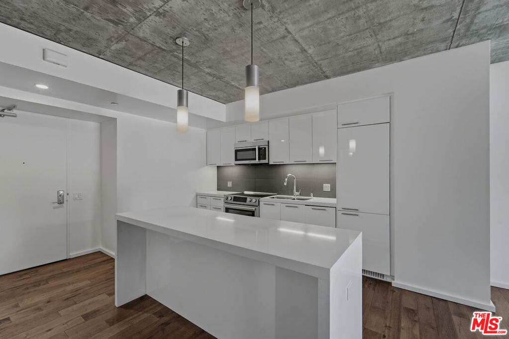 8500 W Sunset Boulevard, #506, West Hollywood, CA 90069 8500 W Sunset Boulevard, #506, West Hollywood, CA 90069