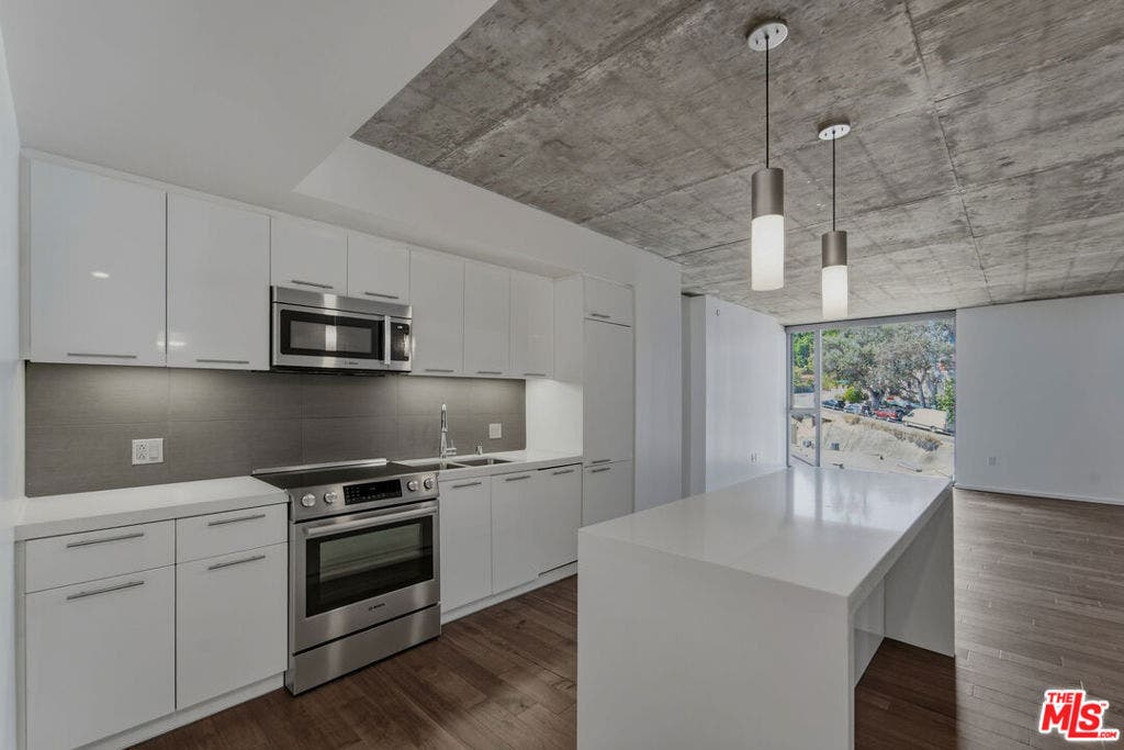 8500 W Sunset Boulevard, #506, West Hollywood, CA 90069 8500 W Sunset Boulevard, #506, West Hollywood, CA 90069