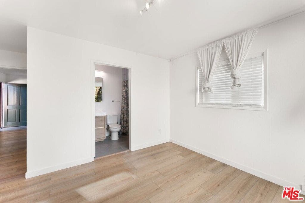 2223 Oak Glen Place, Los Angeles, CA 90039