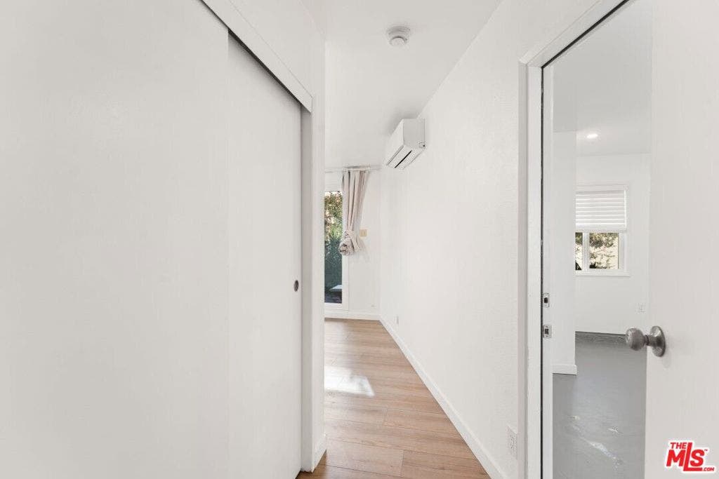 2223 Oak Glen Place, Los Angeles, CA 90039