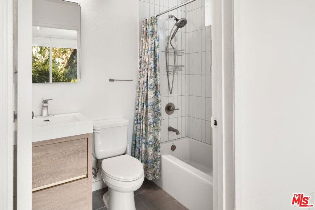 2223 Oak Glen Place, Los Angeles, CA 90039