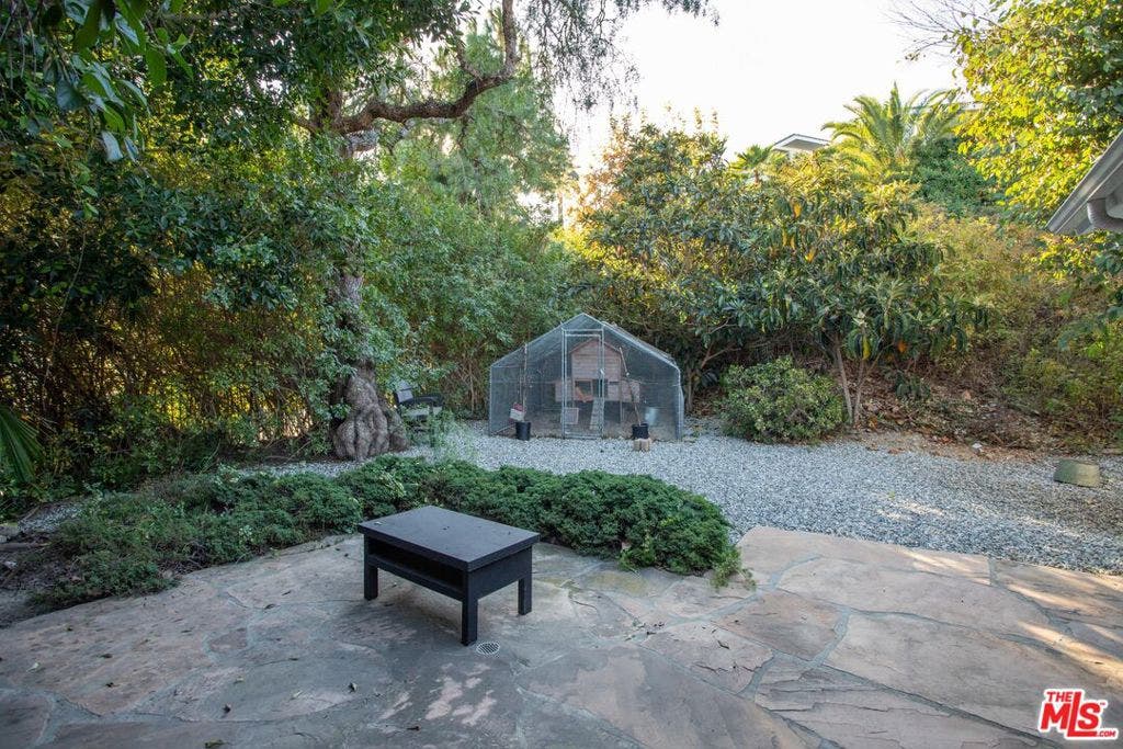 3825 Malibu Country Drive, Malibu, CA 90265 3825 Malibu Country Drive, Malibu, CA 90265