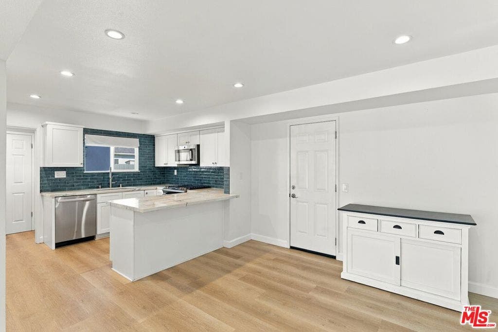 3660 Keel Avenue, Oxnard, CA 93035 3660 Keel Avenue, Oxnard, CA 93035