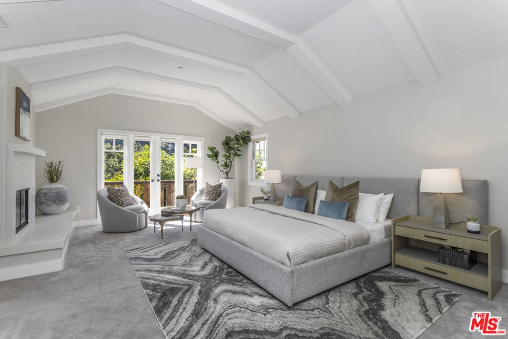 2201 Beech Knoll Road, Los Angeles, CA 90046 2201 Beech Knoll Road, Los Angeles, CA 90046