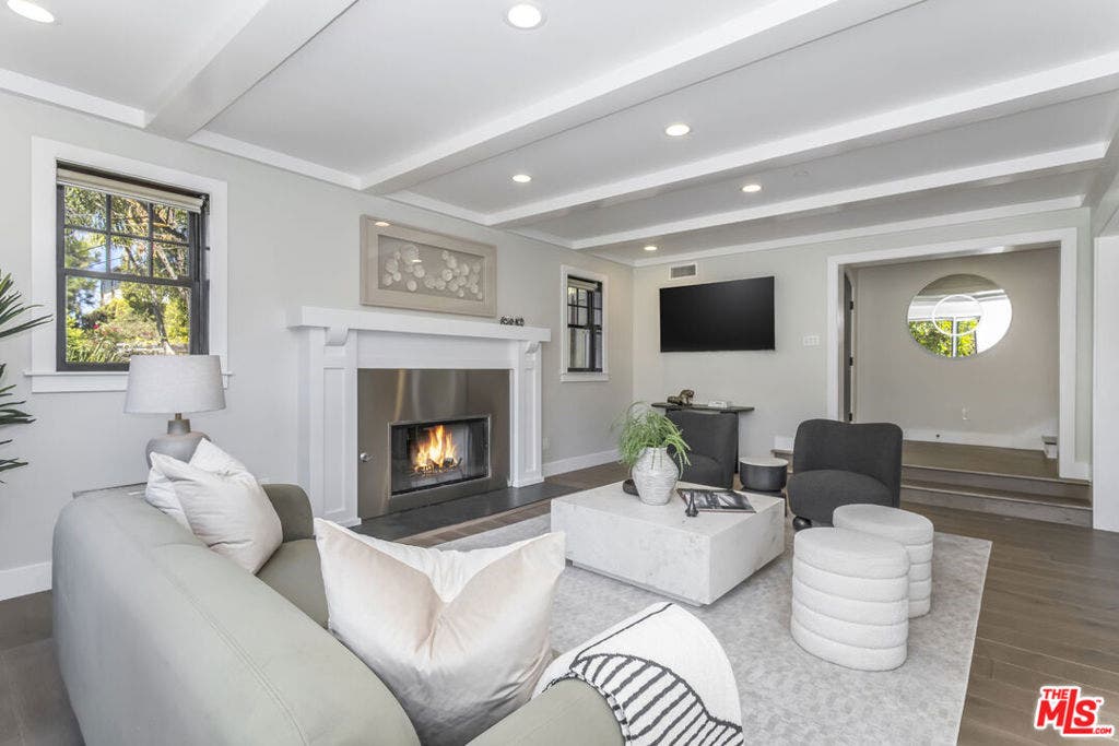 2201 Beech Knoll Road, Los Angeles, CA 90046 2201 Beech Knoll Road, Los Angeles, CA 90046