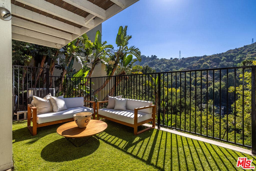 2201 Beech Knoll Road, Los Angeles, CA 90046 2201 Beech Knoll Road, Los Angeles, CA 90046