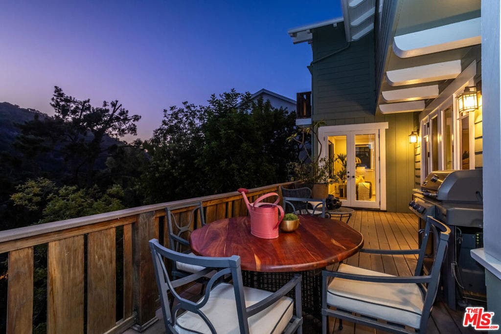 2201 Beech Knoll Road, Los Angeles, CA 90046 2201 Beech Knoll Road, Los Angeles, CA 90046