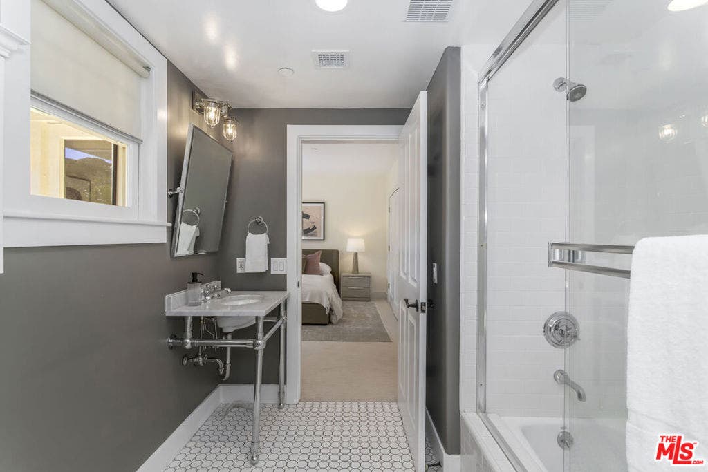 2201 Beech Knoll Road, Los Angeles, CA 90046 2201 Beech Knoll Road, Los Angeles, CA 90046