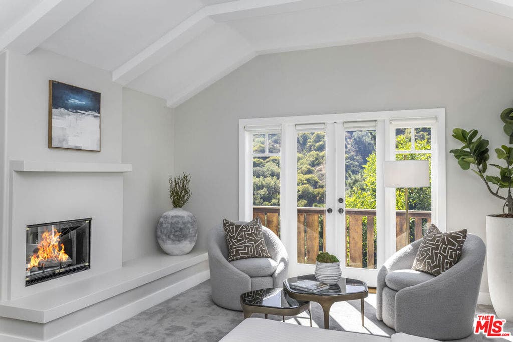 2201 Beech Knoll Road, Los Angeles, CA 90046 2201 Beech Knoll Road, Los Angeles, CA 90046