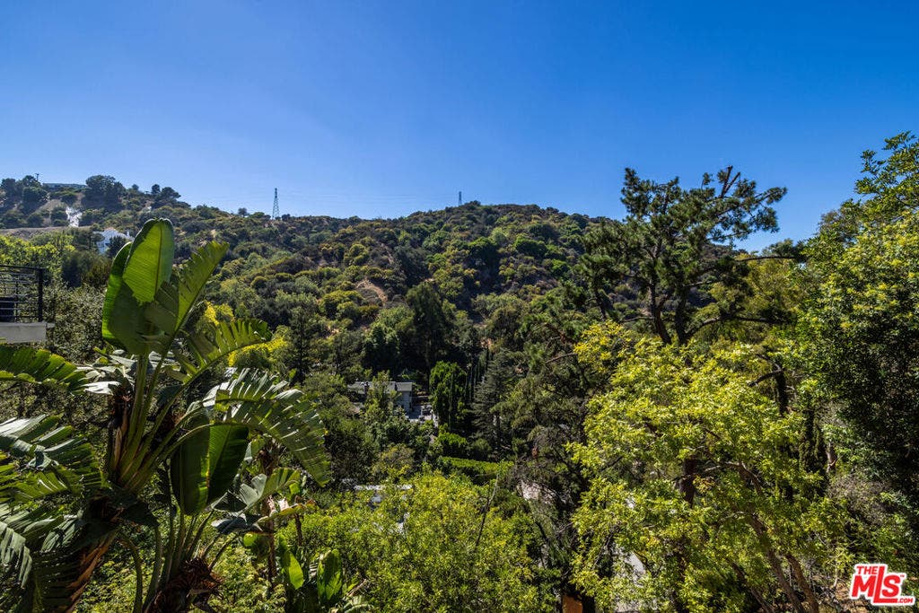 2201 Beech Knoll Road, Los Angeles, CA 90046 2201 Beech Knoll Road, Los Angeles, CA 90046
